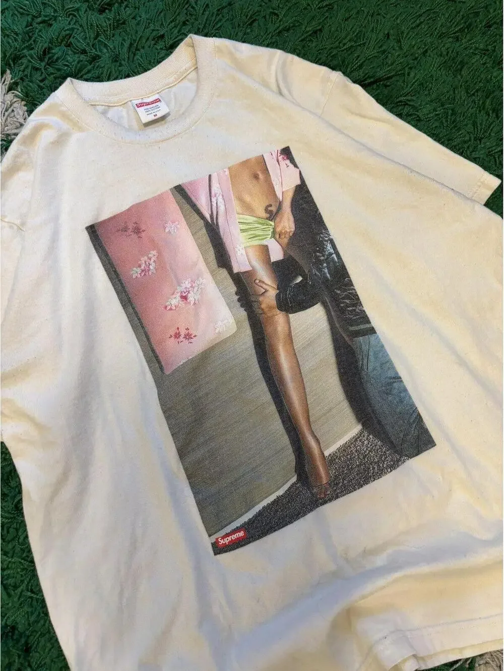 Supreme Model Tee - Picture 3 of 6